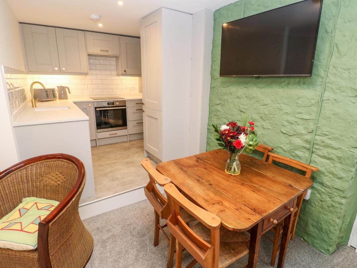 Holiday home Rosemary Tenby